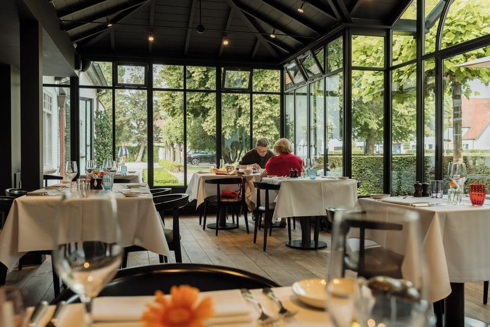 Continental breakfast on weekends (EUR 30 per person)