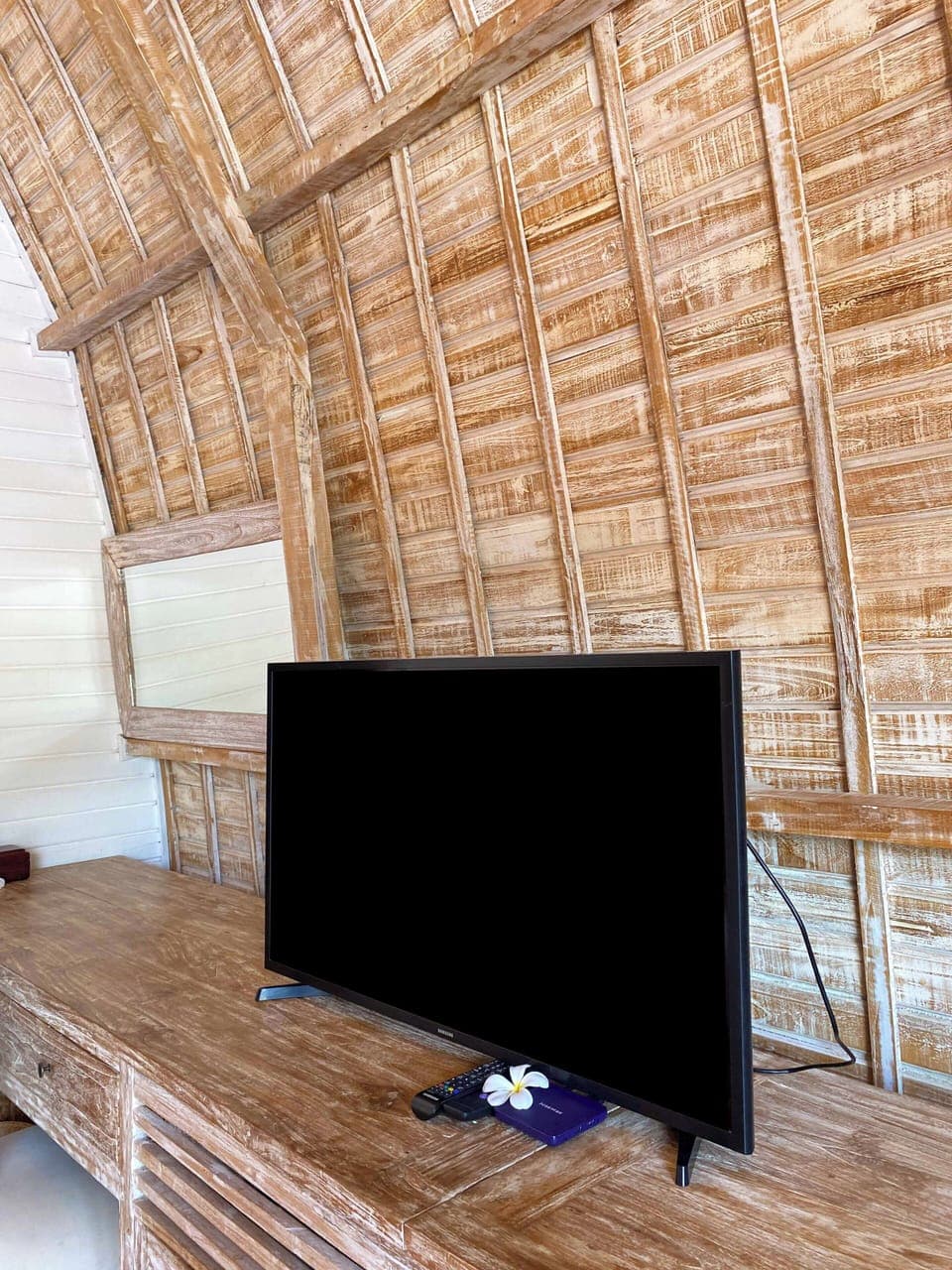 One Bedroom Bungalow with Pool View | In-room safe, desk, blackout drapes, iron/ironing board