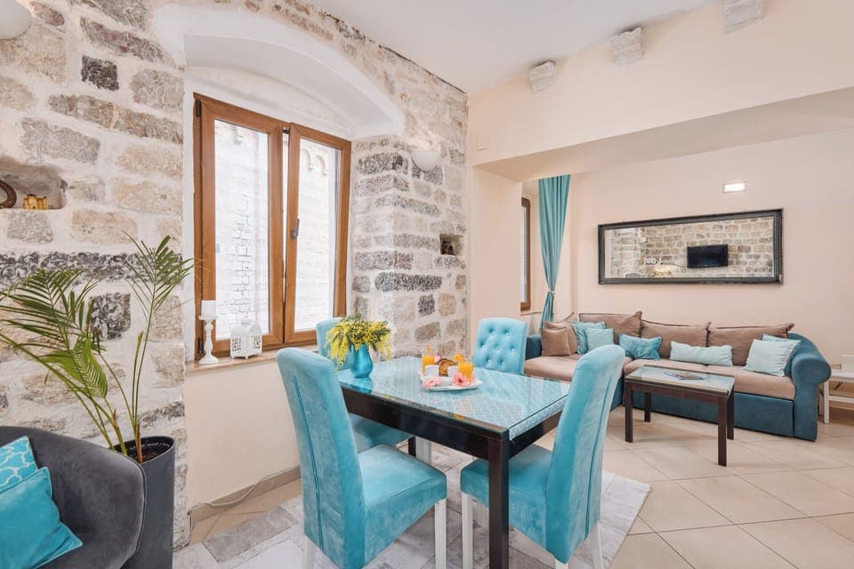 Located in Kotor Old Town 1 bedroom, fully furnished, top internet & location