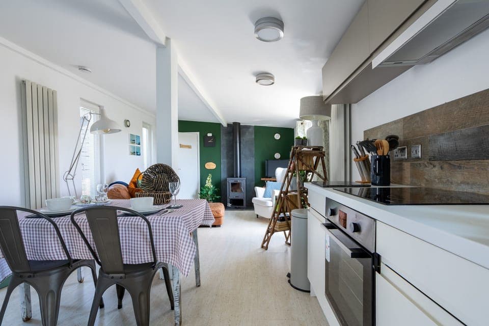 Bryn Bach - Kitchen to Lounge