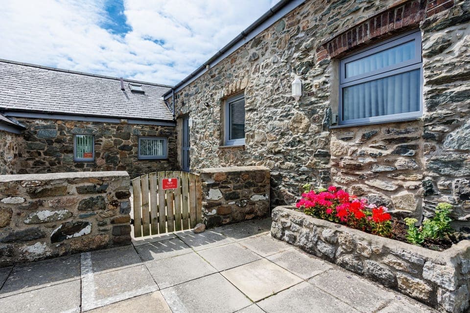 Ty Cwyfan Front Entrance