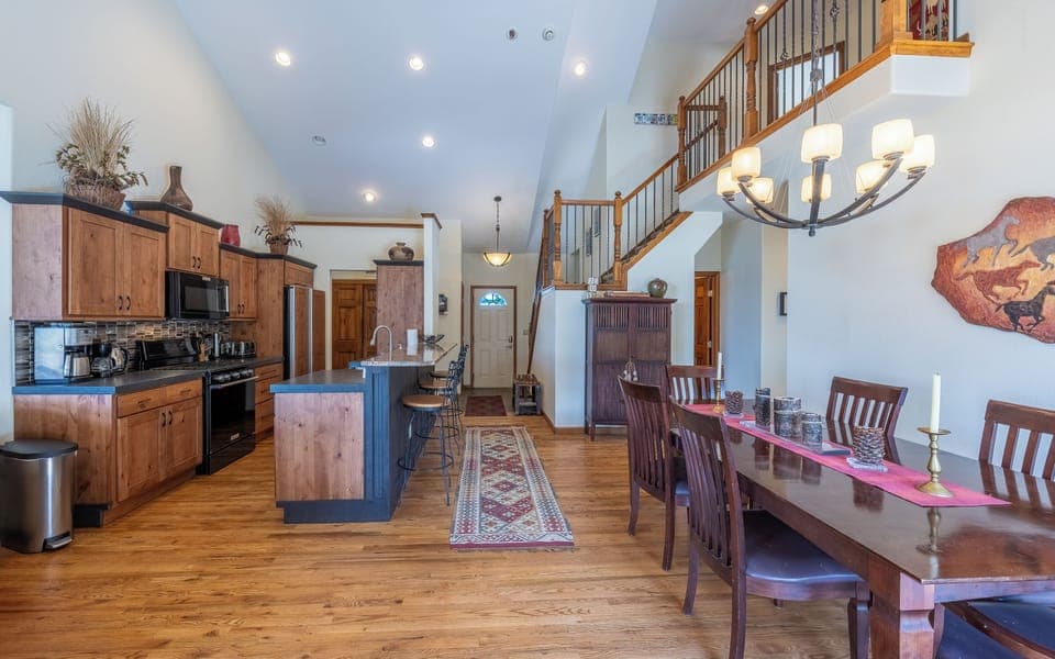 kitchen/dining