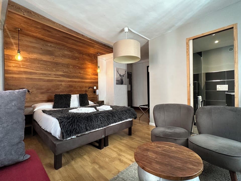 Triple Standard  | Premium bedding, individually decorated, individually furnished, desk