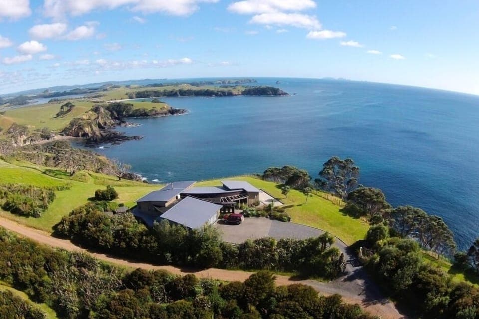 Cliff House with superb location and views