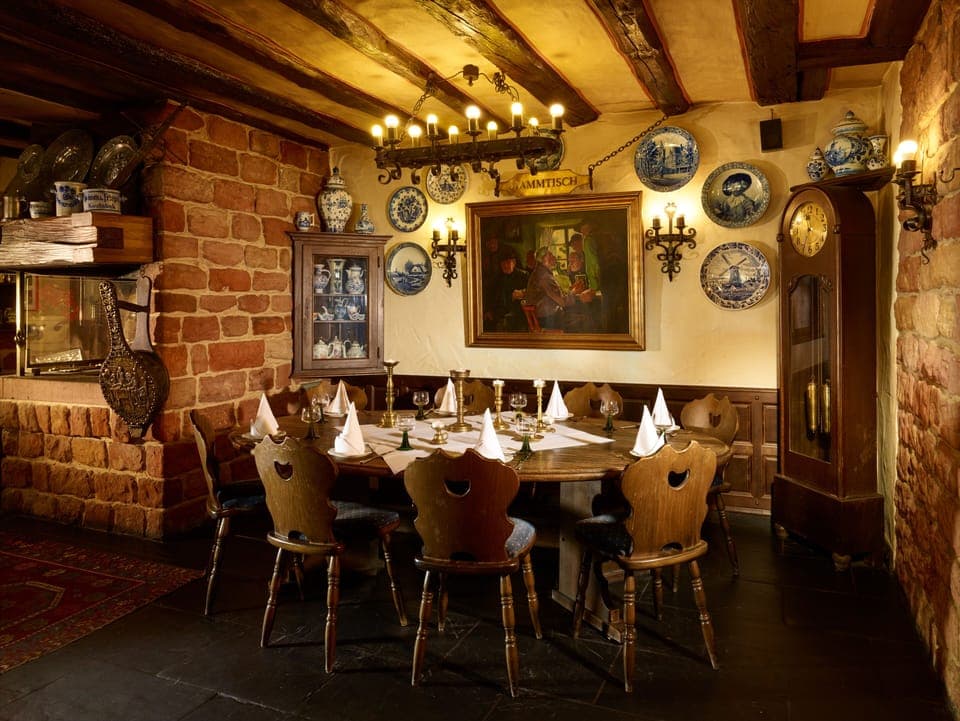 Lunch and dinner served