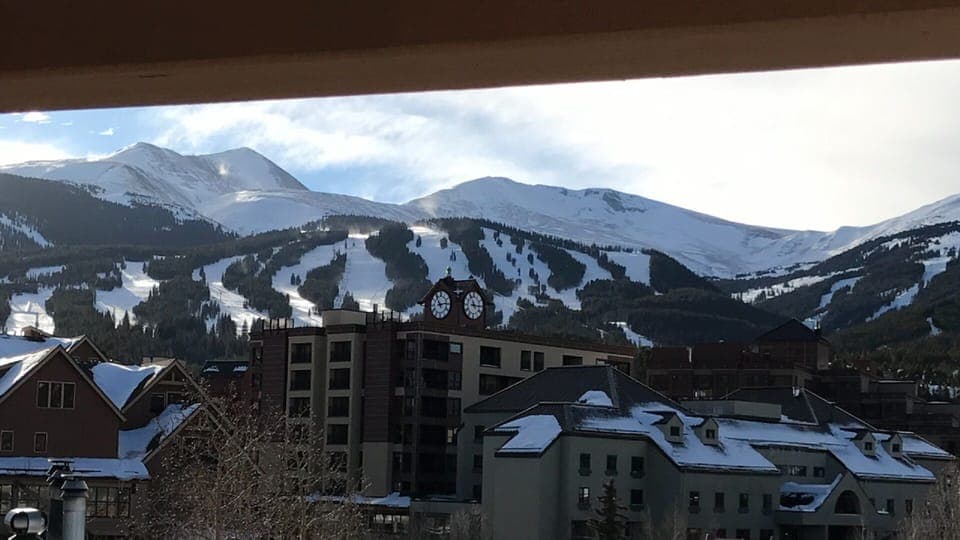 1 Blk to Main St, 300 Yds to Ski Lifts Walk Everywhere,