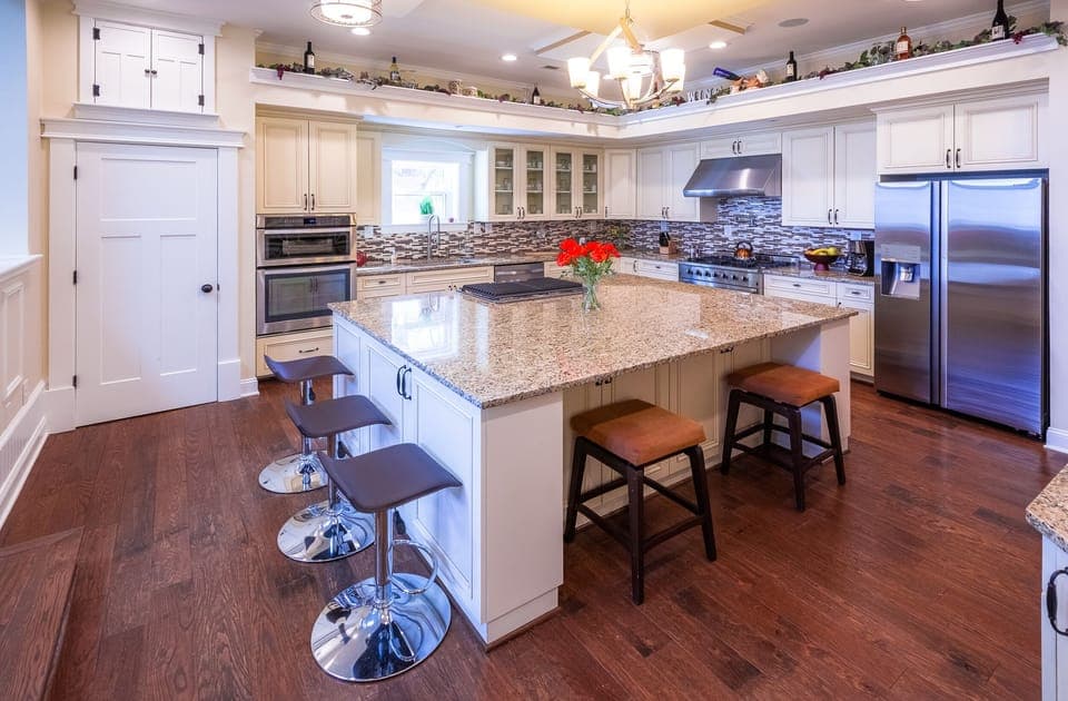 Gourmet kitchen