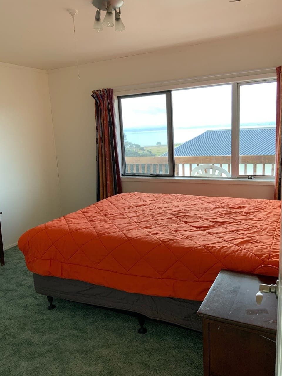 Queen bed ~ocean view 