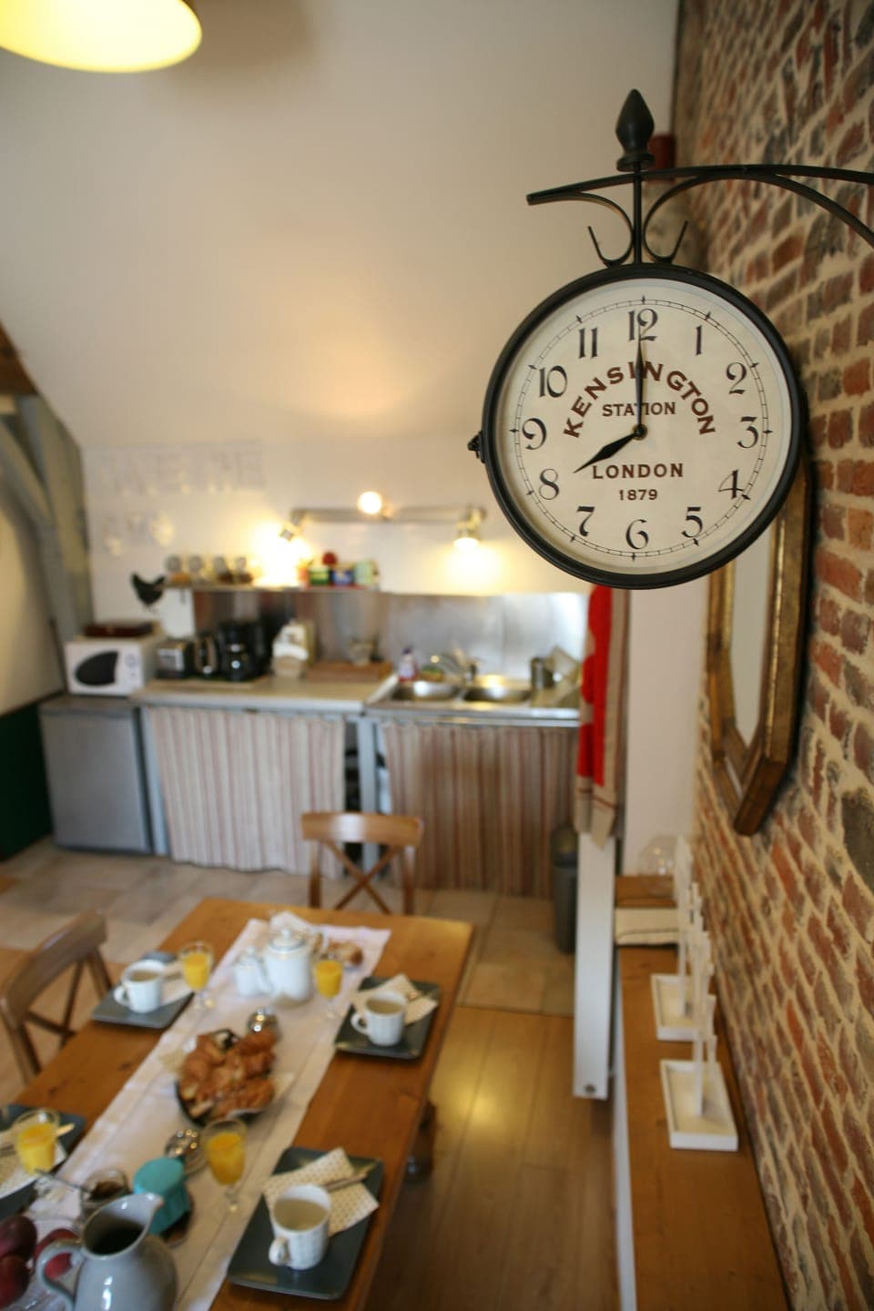 Free daily continental breakfast