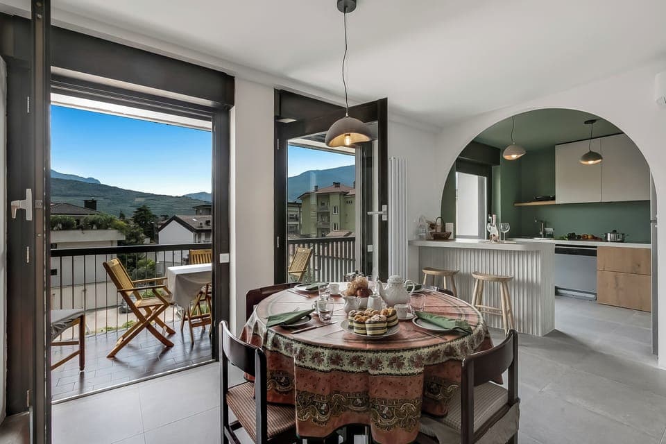 Kitchen and dining area