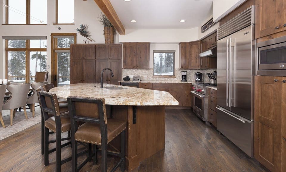 5 Claim Jumper kitchen2