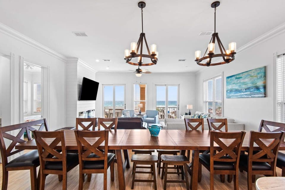 Level 2/Main Level Dining area