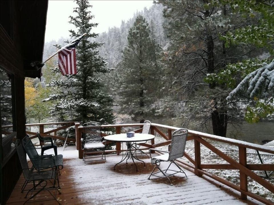 First snow of 2011