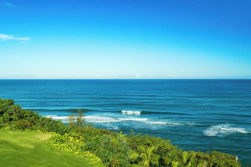 Watching summer surf in our Hideaways bay