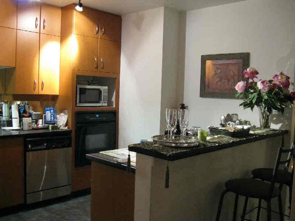 Fully equipped kitchen even though you are steps away from fine restaurants.