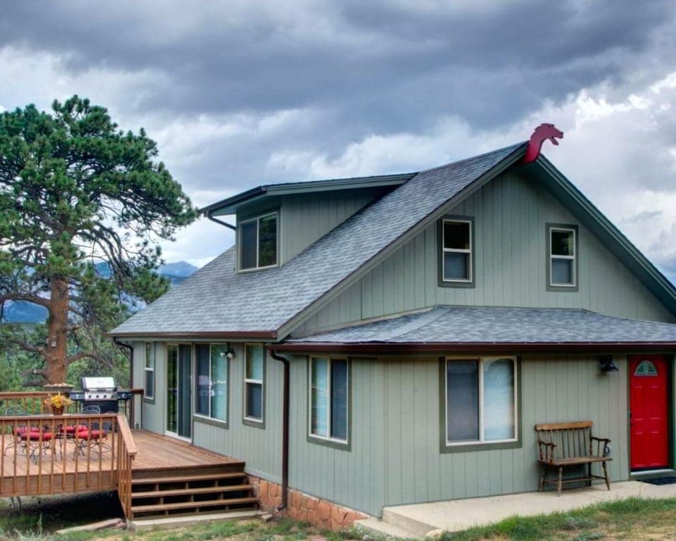 Charming Vista View cottage east entrance