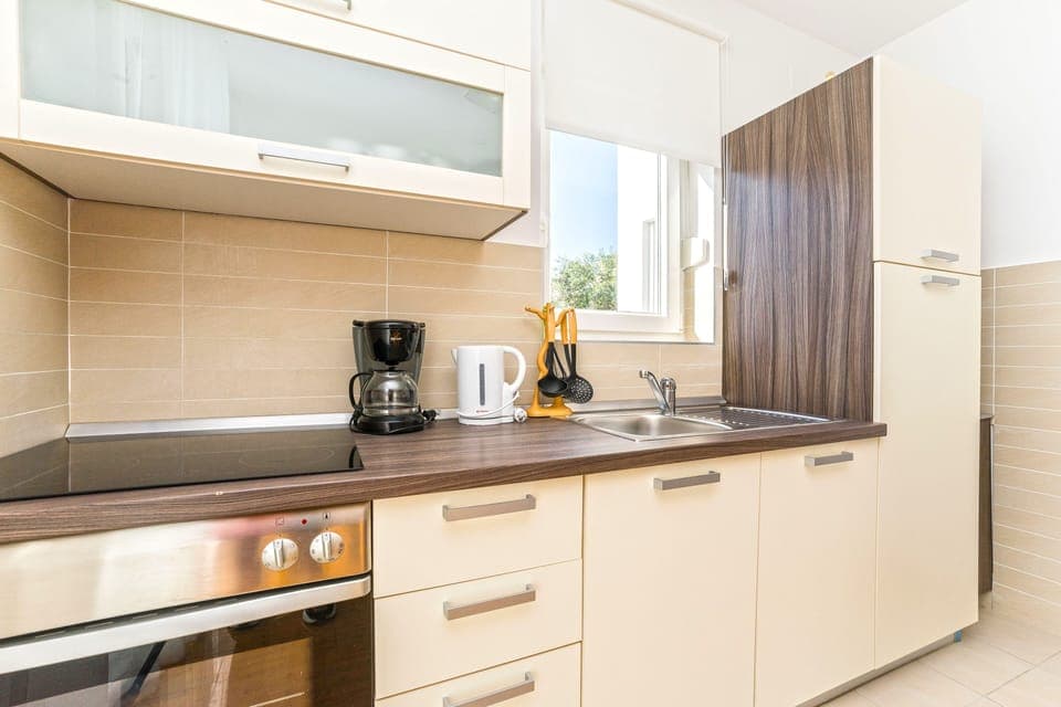 Superior Apartment, 2 Bedrooms, Terrace (A1) | Private kitchen | Fridge, oven, stovetop, coffee/tea maker