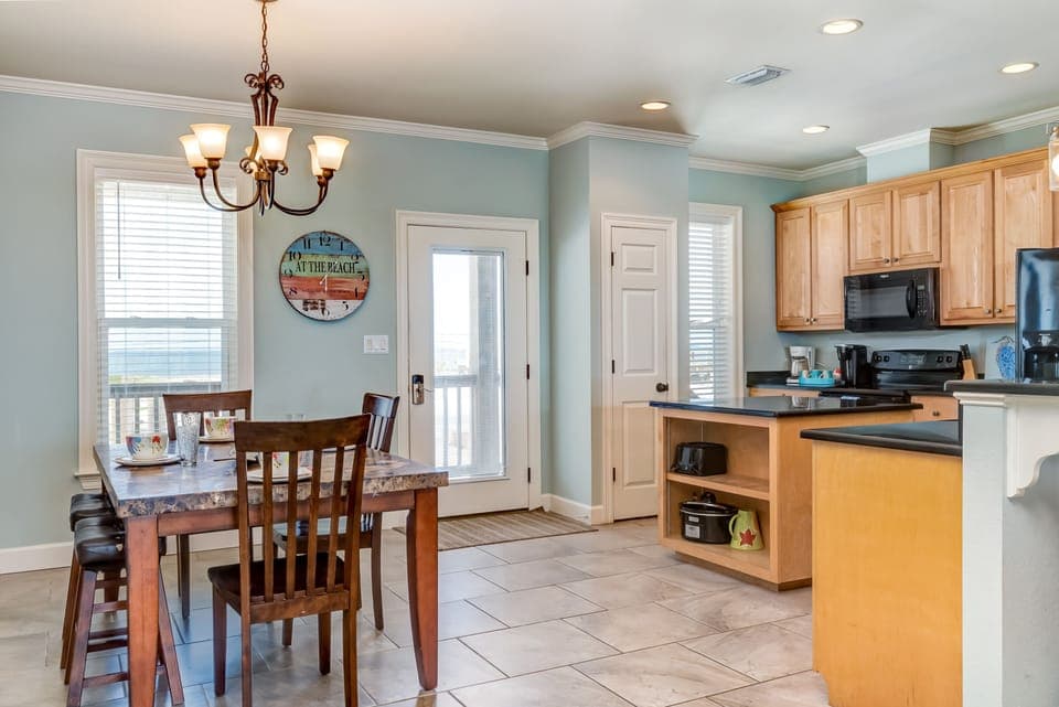 Southern Breeze Dining Dauphin Island
