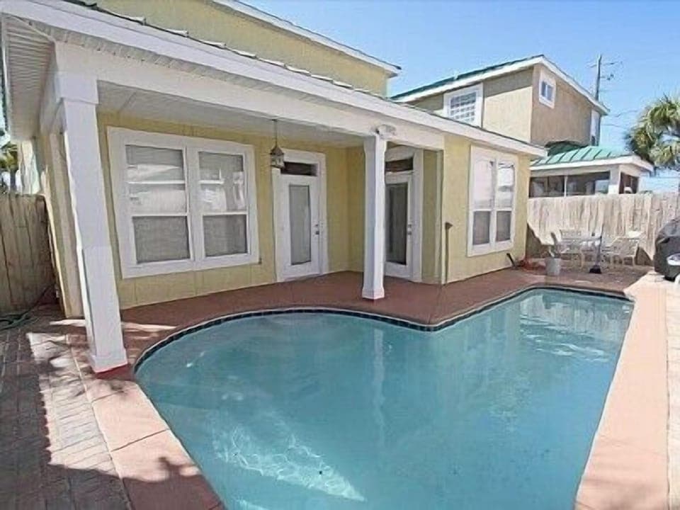 Private pool