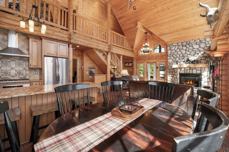 20 foot ceilings, beautiful woodwork
