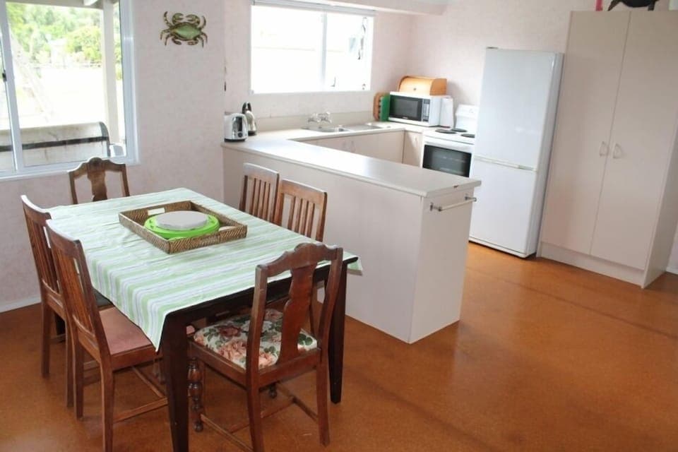 Kitchen and dining area.