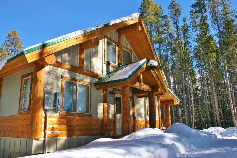 Stay at Bear's Den