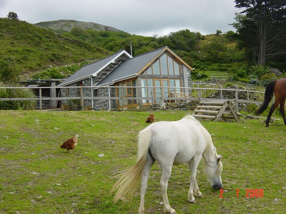 Penty Buwch fields behind