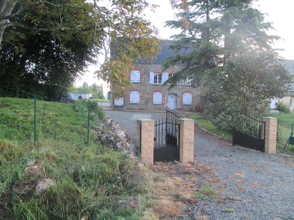 Front view of house and drive