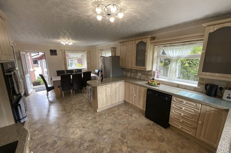 Large fully equipped kitchen 