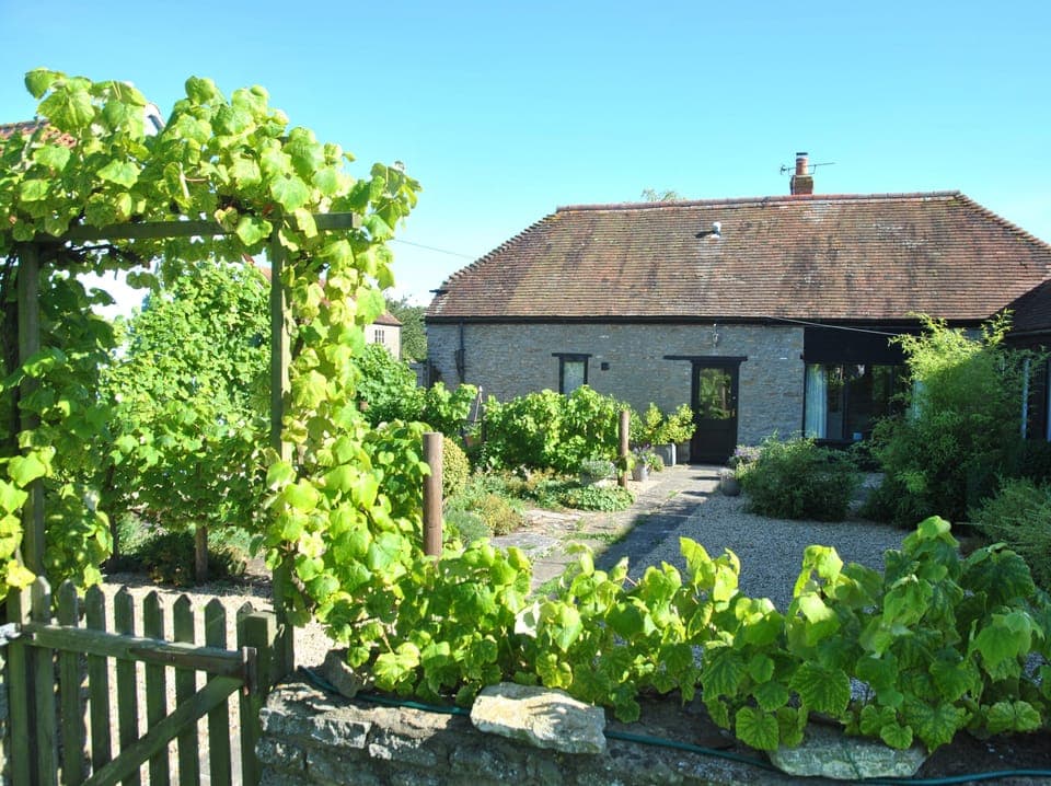 Traditional stone barn in the beautiful Blackmoor Vale.