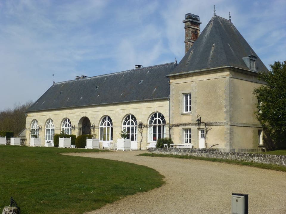 The Orangery apartment is the third big window from the left. 