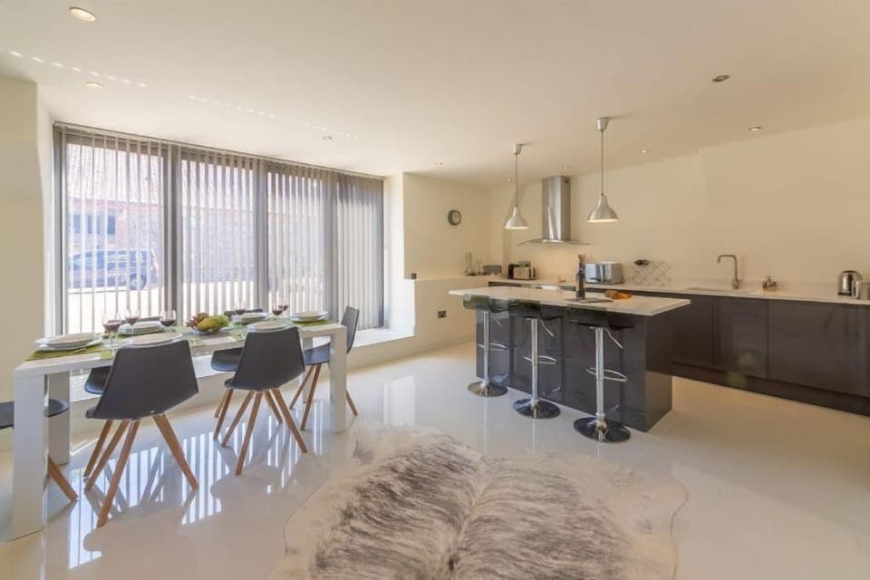 Ground floor: Open plan kitchen and dining area