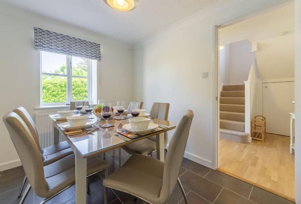 Ground floor: Dining area