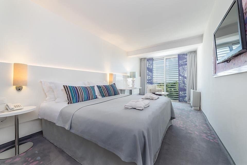 In-room safe, desk, free WiFi, bed sheets