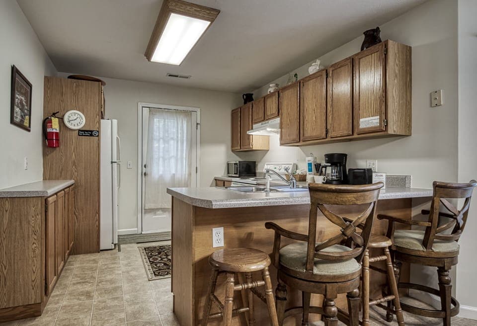 Budget Friendly Cottage in the Smokies "Henderson's Riverside" - Bar top and kitchen
