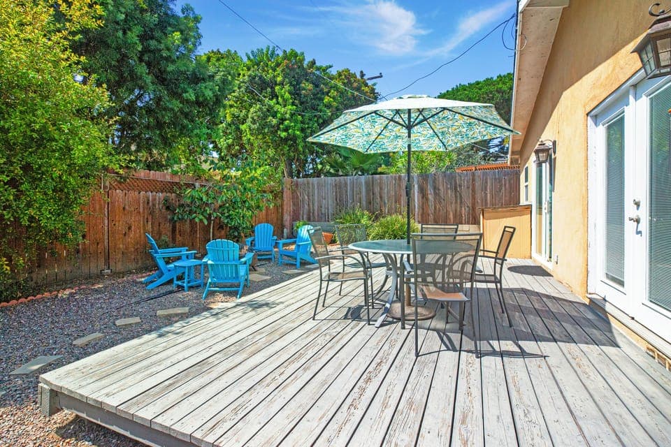 Enjoy this home and this beautiful backyard with Fire pit + outdoor sitting & dining area. Permit #str21-1275 