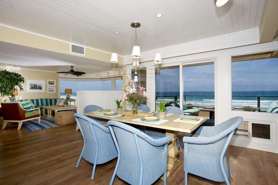 Ocean views from living, dining & kitchen areas.