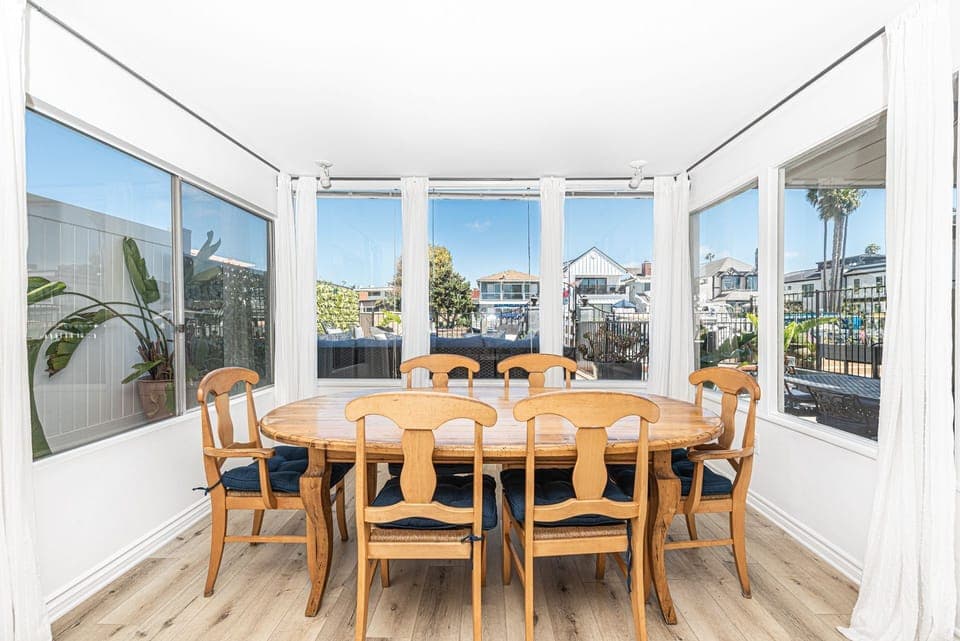 Enjoy meals around the bay view dining table w/ seating for 6.
                