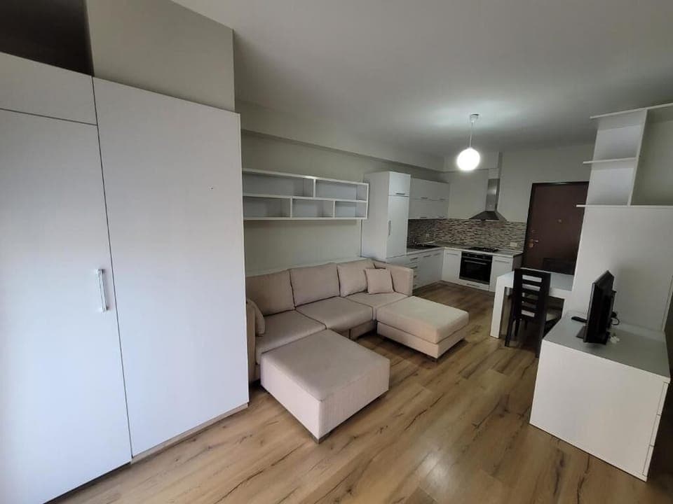 Premium bedding, in-room safe, soundproofing, free WiFi