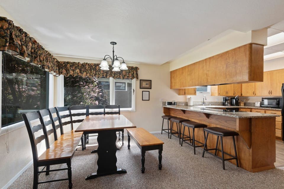 Kitchen Dinette