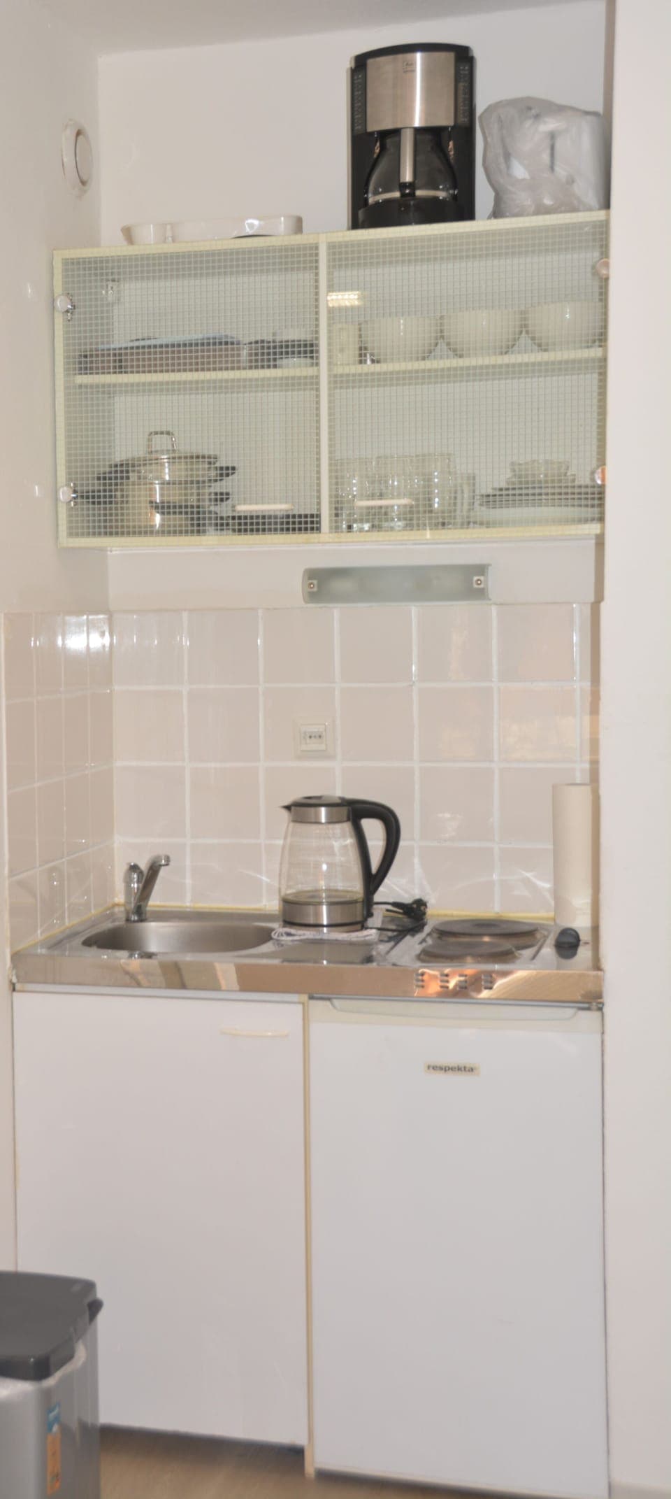 Superior Triple Room, 1 Bedroom, Vineyard View | Private kitchen | Fridge, microwave, coffee/tea maker, electric kettle