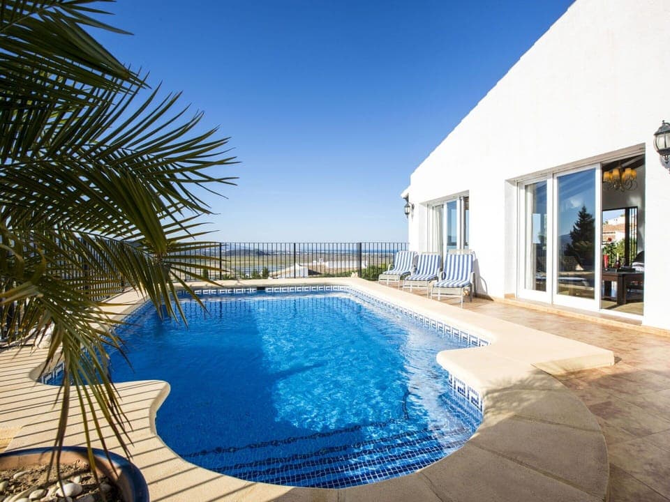Property, Swimming Pool, Real Estate, House, Building, Home, Resort, Architecture, Vacation, Estate