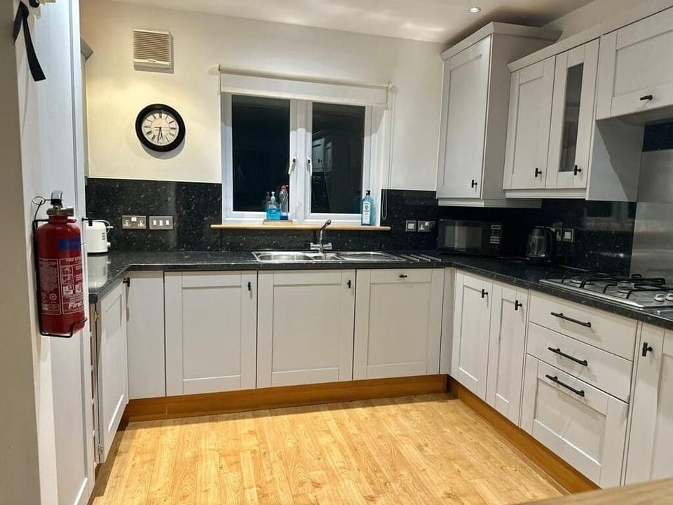 Fully equipped kitchen