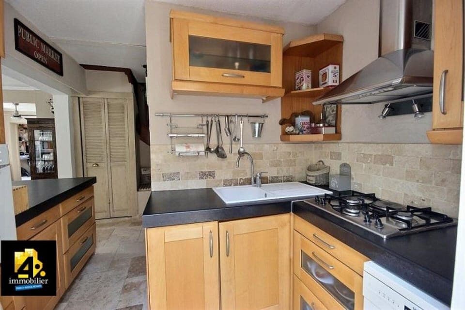 Kitchen (refrigerator, freezer,micro,4 cookers, stove. Direct exit to BBQ area.