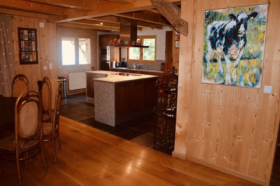 Kitchen area - fully equipped kitchen