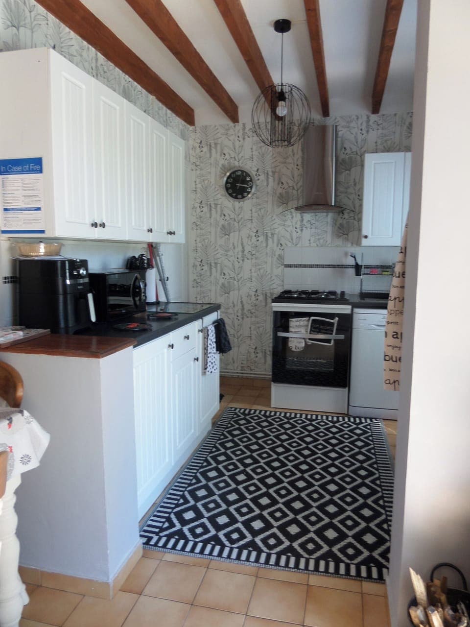 Fully fitted and well equipped kitchen.
june 2024 everything you may need.