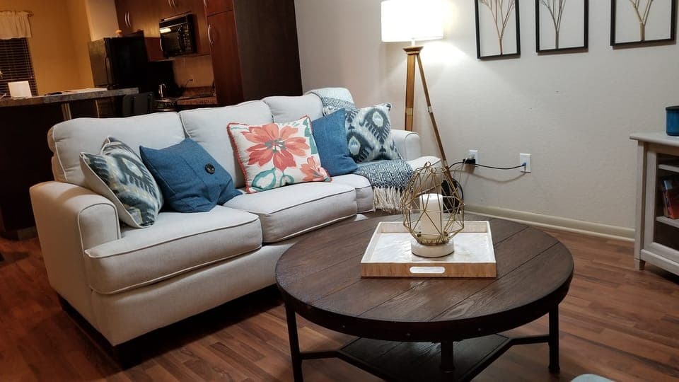 Contemporary aminities with a comfortable feel.