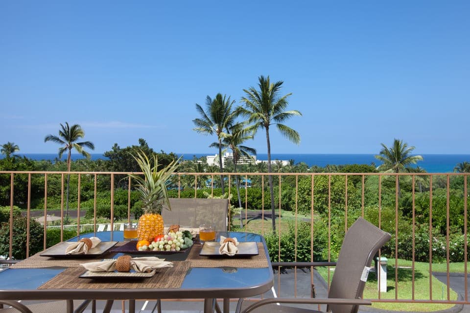 Enjoy breakfast or dinner as the sun sets on the lanai