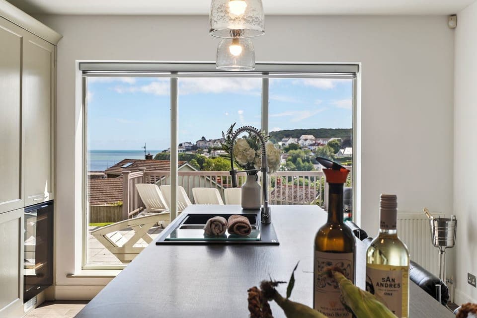 Hot Tub, Sea Views and Log Burner