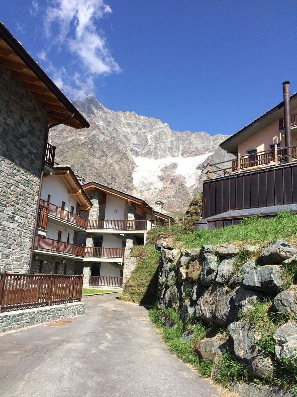 The apartment (the one in the middle) seen from the entrance